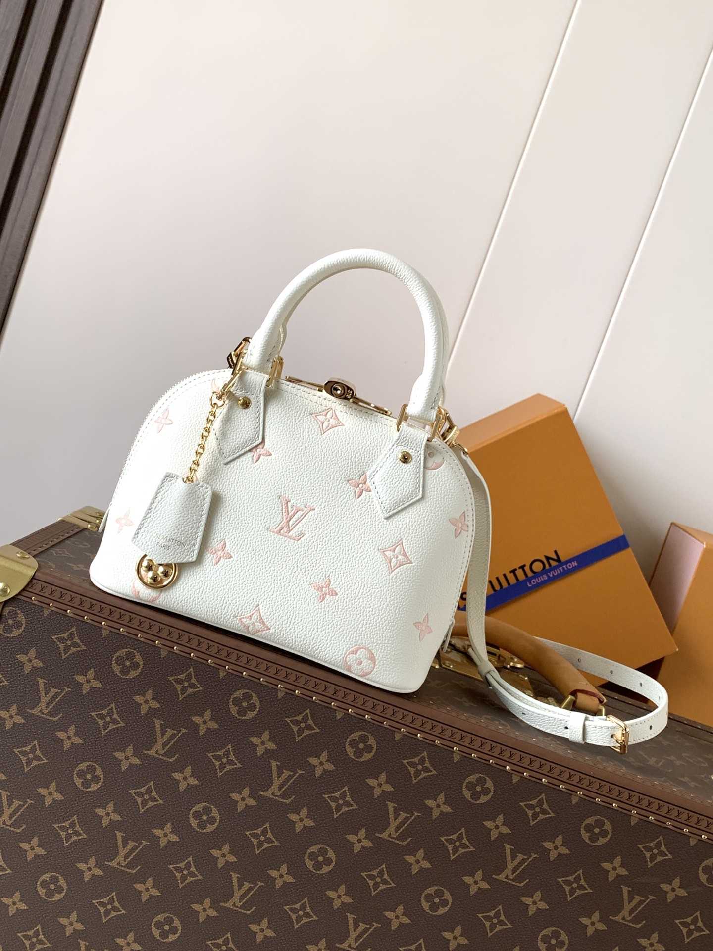 高品质的仿制路易威登M27574浅粉LV Alma BB 手袋Monogram Empreinte 皮革 仿制品 1 高品质的仿制路易威登M27574浅粉LV Alma BB 手袋Monogram Empreinte 皮革 仿制品