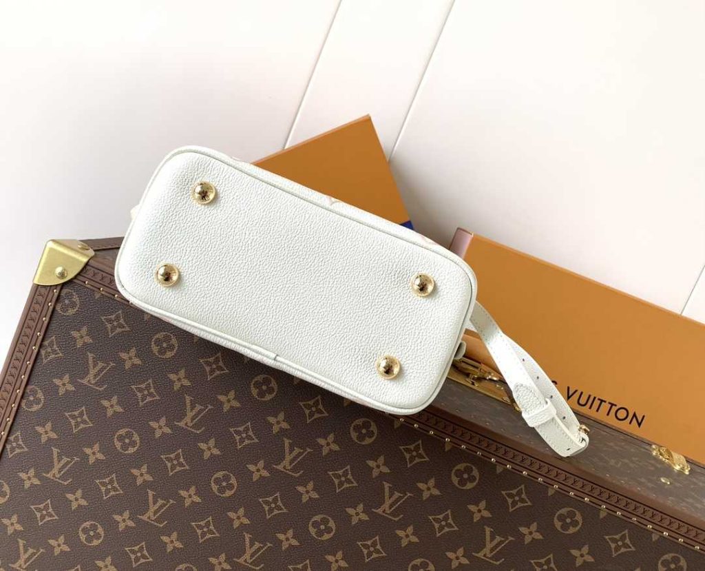 高品质的仿制路易威登M27574浅粉LV Alma BB 手袋Monogram Empreinte 皮革 仿制品 5 高品质的仿制路易威登M27574浅粉LV Alma BB 手袋Monogram Empreinte 皮革 仿制品