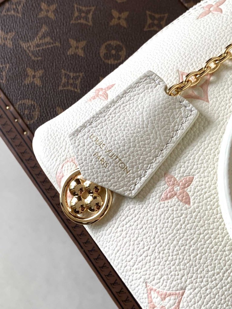 高品质的仿制路易威登M27574浅粉LV Alma BB 手袋Monogram Empreinte 皮革 仿制品 7 高品质的仿制路易威登M27574浅粉LV Alma BB 手袋Monogram Empreinte 皮革 仿制品