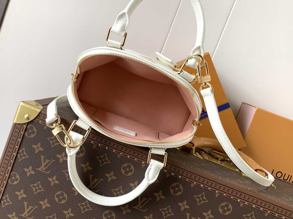 高品质的仿制路易威登M27574浅粉LV Alma BB 手袋Monogram Empreinte 皮革 仿制品 9 高品质的仿制路易威登M27574浅粉LV Alma BB 手袋Monogram Empreinte 皮革 仿制品