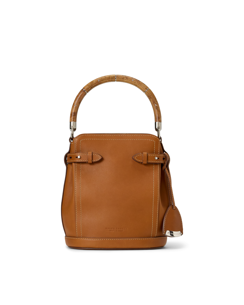 Réplica de un bolso de mujer de Ralph Lauren de calidad SA, imitación de alta calidad. Réplica 1:1 del modelo original de la colección Ralph Lauren. Bolso tipo cubo pequeño de piel de Ralph Lauren de alta calidad.