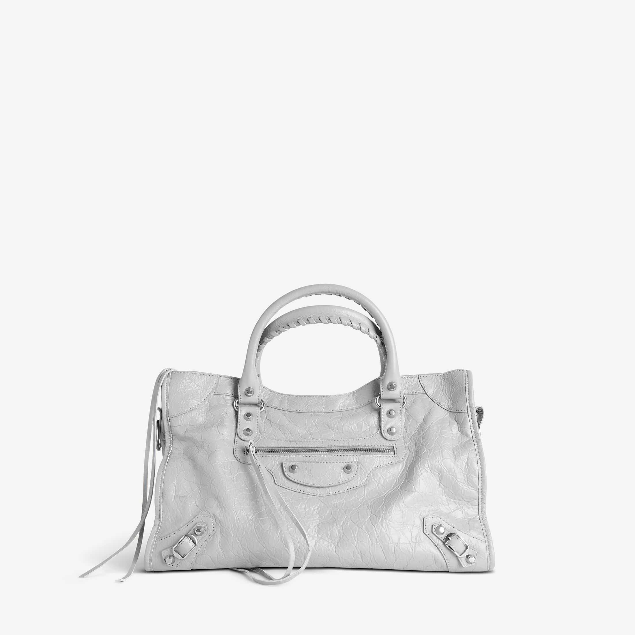 Bolso de mano mediano «Le City» de piel de cordero gris claro con rayas finas, adornado con herrajes metálicos plateados brillantes