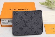 LV M60352 灰花短款钱包