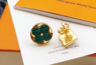 Lv绿色贝母耳钉