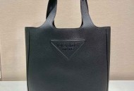 普拉达新款托特包2VG092