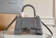 巴黎世家包包，鳄鱼纹灰色