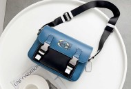 蔻驰运动风邮差包