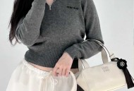 Miu Miu｜缪缪 半拉链是石板灰羊绒毛衣