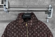 LV老花满印袖标立领羽绒服