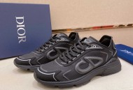 王俊凯精彩演绎全新B30运动鞋