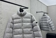 迪奥暗纹logo羽绒服外套