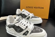 路易威登，运动板鞋