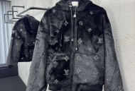 LOUIS VUITTON 烫钻羊绒皮草一体内里绣花皮外套