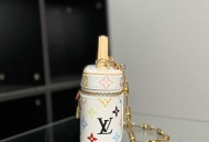 LV x TM VANITY CHAIN POUCH 手袋 型号：M13662