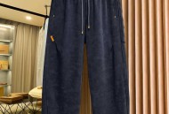  LV 休闲裤！官网同步发售。