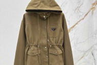 翻领连帽抽绳外套