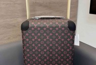 路易威登行李箱