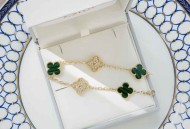 梵克雅宝四叶草孔雀石隔镶钻五花手链