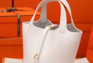  爱马仕纯白色斜挎包 