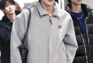 Miumiu缪缪皮标太空棉拉链外套