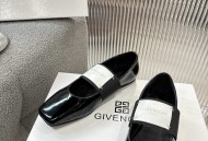 纪梵希芭蕾风平底鞋