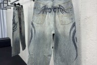 巴黎世家印花牛仔裤