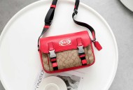 蔻驰邮差包斜挎包 