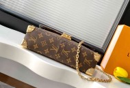 LV M14526老花，Trunkie 手袋