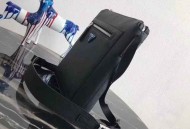 普拉达邮差包2VH062