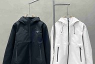 始祖鸟卫衣连帽夹克