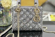 Dior三格刺绣梅花银珠包