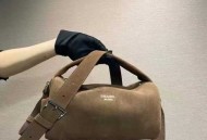 普拉达包波士顿2VH188麂皮