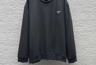 普拉达金属钢标圆领卫衣