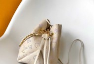  lv女包Bella 手袋出自 Dream 