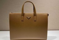 普拉达公文包2VG039肉桂色