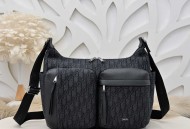 迪奥最新款水饺包斜挎包